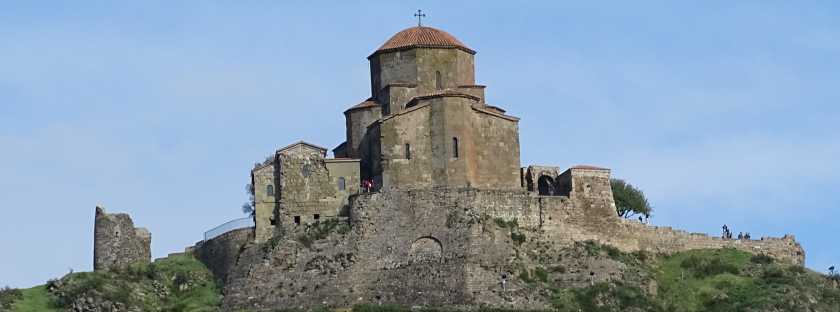 Dshwari-Kloster Kreuzkloster bei Mzcheta - Region Kartli in Ostgeorgien im Kernland Georgiens - Tradition des Weinbaus seit Jahrhunderten
