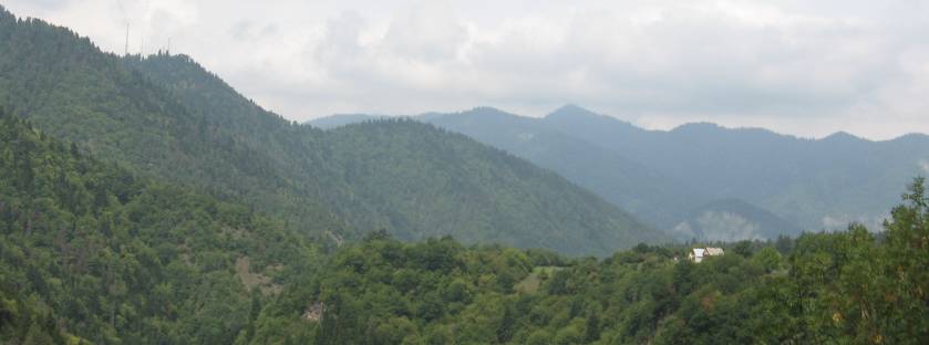 Nationalpark Bordschomi-Charagauli in Georgien: Berge, Urwälder, Seen und Flüsse ✔ Touren ✔ Wandern ✔ Mountain Bike
