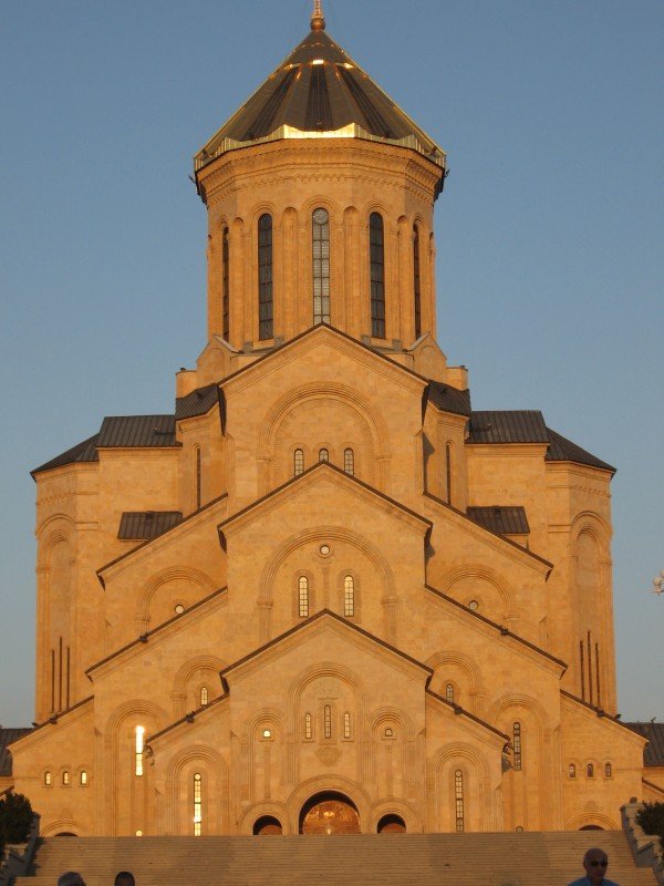 Sameba-Kirche: Die Kirche im abendlichen Licht
