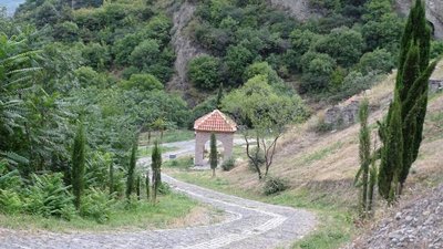 Kloster Schiomgwime: Brunnen