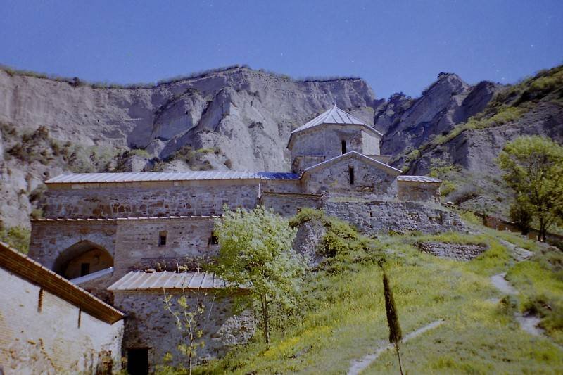 Kloster Schiomgwime: Auf dem Weg zum Kloster (2001)