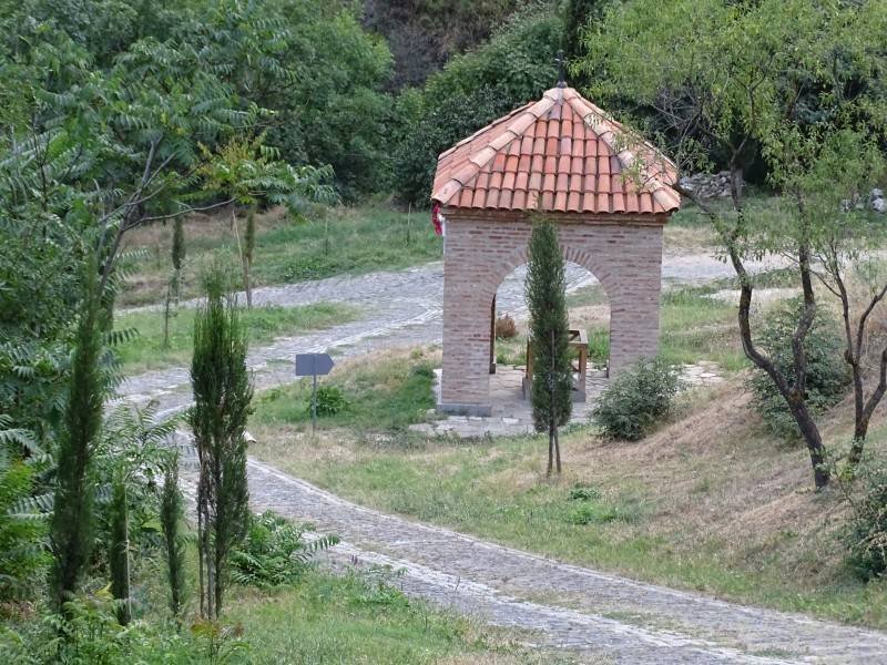 Kloster Schiomgwime: Brunnen
