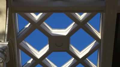 Vergnügungspark Mtazminda: Café im Park - Dachkonstruktion