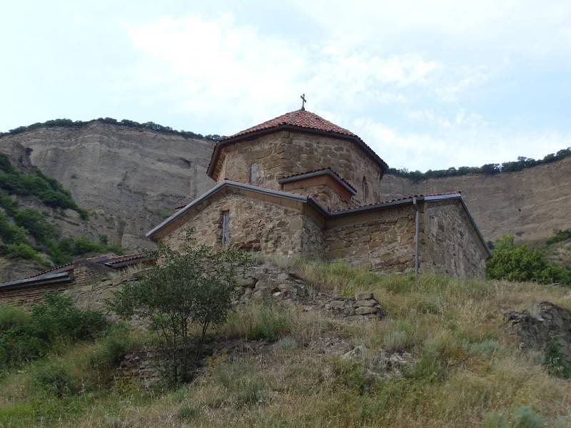 Kloster Schiomgwime: Das Kloster von unten her aufgenommen