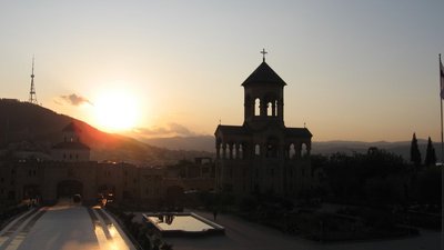 Sameba-Kirche: Der Glockenturm im Licht der untergehenden Sonne