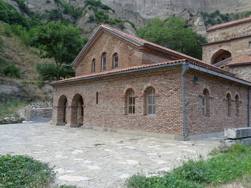 Kloster Schiomgwime: Nebengebäude