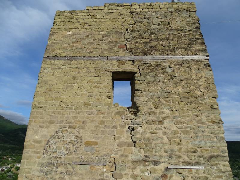 Bebris Ziche: Ruine eines Turms auf der Festung Bebris Ziche