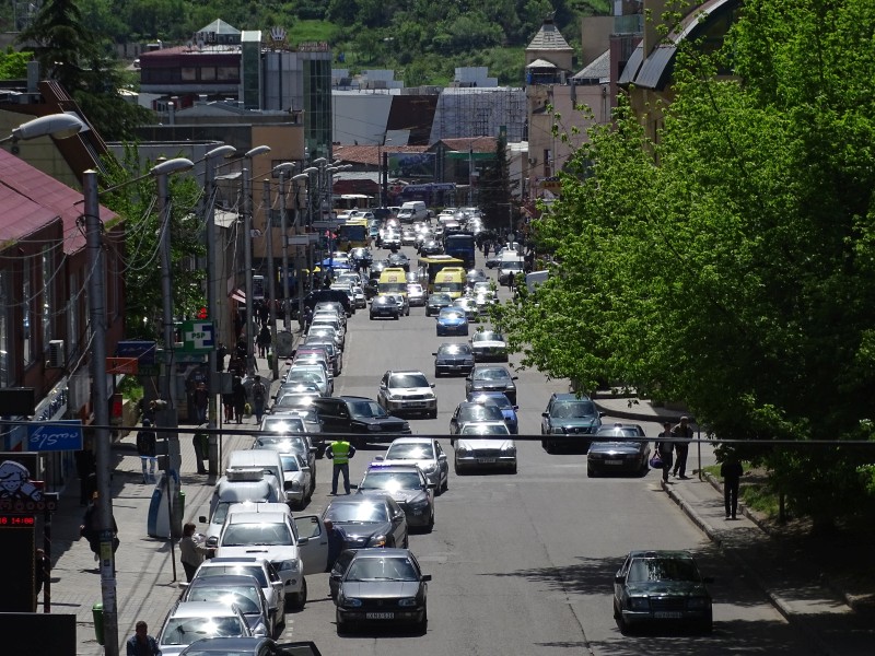 Gldani: Stadtviertel Gldani - Straßenverkehr