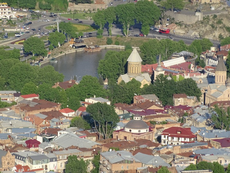 Blick auf Tbilissi: Die Altstadt von Tbilissi