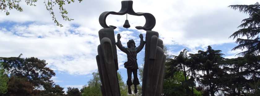 Denkmal zum Tag der Muttersprache in Georgien: Demonstrationen in Tbilissi gegen russisch als Amtssprache, georgische Sprache, 14. April 1978, Eduard Schewardnadse, Swiad Gamsachurdia, Merab Kostava, Andrej Sacharow, Sowjets, Opposition, Dissidenten