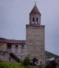 Ninozminda - Kloster der georgisch-orthodoxen Kirche, Festung, Kirche, Beschädigung durch Erdbeben, Heilige Nino - Region Kacheti im georgischen Kernland - Reisebericht Georgien 2002 Tourismus, Touristen, Urlaub