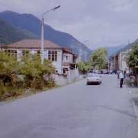 Pasanauri - Georgische Heerstraße - Festung Ananuri, Stausee, Baden, Sommer, Gudauri - Essen und Trinken, Übernachten, Region der Chinkali - Reisebericht Georgien 2004 Tourismus und Touristen Urlaub Reise Pasanauri - Georgische Heerstraße - Festung Ananuri, Stausee, Baden, Sommer, Gudauri - Essen und Trinken, Übernachten, Region der Chinkali - Reisebericht Georgien 2004 Tourismus und Touristen Urlaub Reise