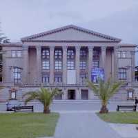 Schauspielhaus und Oper in Batumi ✔ Hafenstadt an der georgischen Küste ✔ Schwarzes Meer ✔ Kultur ✔ Museen ✔ Baden ✔ Reisebericht Georgien 2005 Schauspielhaus und Oper in Batumi ✔ Hafenstadt an der georgischen Küste ✔ Schwarzes Meer ✔ Baden ✔ Kultur ✔ Museen ✔ Reisebericht Georgien 2005