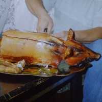 Gotschi - georgisches Spanferkel - Schweinefleisch, Mzwadi, Essen und Trinken - Reisebericht Georgien 2005 Tourismus, Touristen, Urlaub Gotschi - georgisches Spanferkel - Schweinefleisch, Mzwadi, Essen und Trinken - Reisebericht Georgien 2005 Tourismus, Touristen, Urlaub
