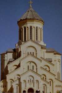 Sameba-Kathedrale in Tbilissi, Heilige Dreifaltigkeit - georgisch-orthodoxe Kirche in Tiflis - Reisebericht Georgien 2009 Tourismus und Touristen Urlaub Reise