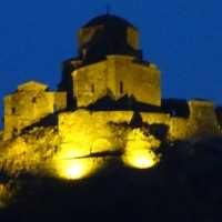 Mzcheta: Alte Hauptstadt in Georgien - Zusammenfluss Aragwi und Mtkwari - Schiomgwime Kloster georgisch-orthodoxe Kirche - Dshwari-Kloster Kreuzkloster Mzcheta: Alte Hauptstadt in Georgien - Zusammenfluss Aragwi und Mtkwari - Schiomgwime Kloster georgisch-orthodoxe Kirche - Dshwari-Kloster Kreuzkloster