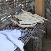 Ethnografisches Museum in Tbilissi: Freilichtmuseum mit Einblicken in Regionen, Geschichte und Leben in Georgien - Häuser, Weinbau, Brot backen, Tonis Puri, Erklärungen Ethnografisches Museum in Tbilissi: Freilichtmuseum mit Einblicken in Regionen, Geschichte und Leben in Georgien - Häuser, Weinbau, Brot backen, Tonis Puri, Erklärungen