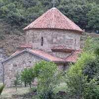 Mzcheta: Alte Hauptstadt in Georgien - Zusammenfluss Aragwi und Mtkwari - Schiomgwime Kloster georgisch-orthodoxe Kirche - Dshwari-Kloster Kreuzkloster Swetizchoweli-Kathedrale