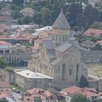 Mzcheta: Alte Hauptstadt in Georgien - Zusammenfluss Aragwi und Mtkwari - Schiomgwime Kloster georgisch-orthodoxe Kirche - Dshwari-Kloster Kreuzkloster Swetizchoweli-Kathedrale Mzcheta: Alte Hauptstadt in Georgien - Zusammenfluss Aragwi und Mtkwari - Schiomgwime Kloster georgisch-orthodoxe Kirche - Dshwari-Kloster Kreuzkloster Swetizchoweli-Kathedrale