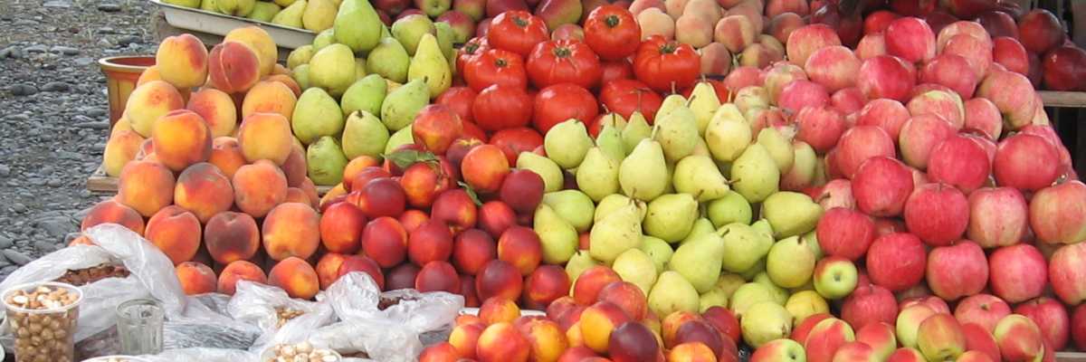Markt in Georgien, Landwirtschaft - Teil der georgischen Wirtschaft: Handel mit frischen Produkten, Obst und Gemüse